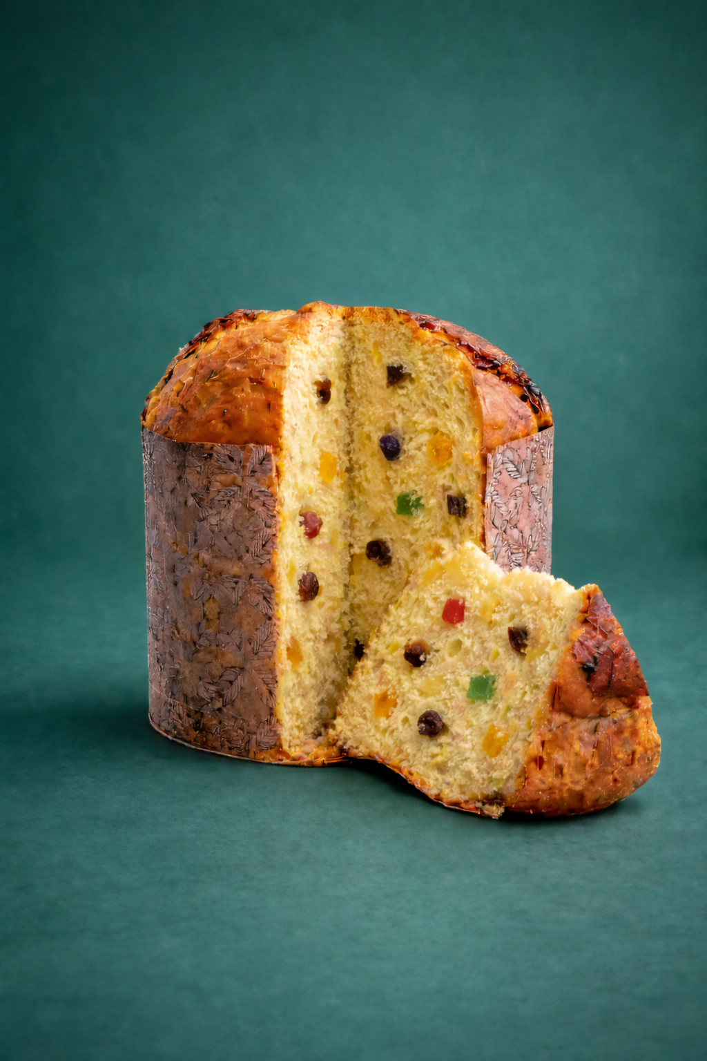 Paska with Raisins and Dried Fruit Candy